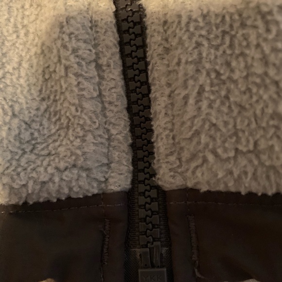 Women’s North Face fleece jacket - Picture 4 of 4